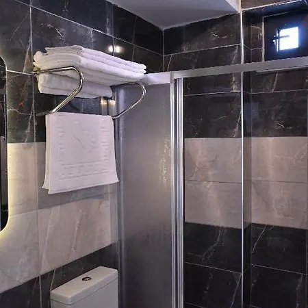 Avcilar Garden מלון 3*